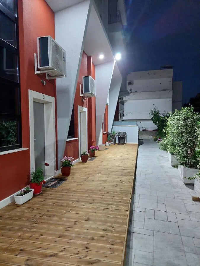 Lovely Duplex Apartment With Patio, 100M From The Beach! Vlorë Albanien